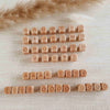 Ontwerp je eigen speenkoord met naam en siliconen en houten kralen - Little Ukkies - Beukenhouten vierkante dobbelsteen letterkralen, alfabet, ABC